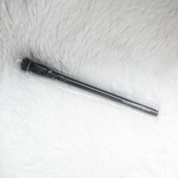 💮3/$20💮 Wingme Cosmetics Mega Shading Brush #13 - Picture 2 of 2